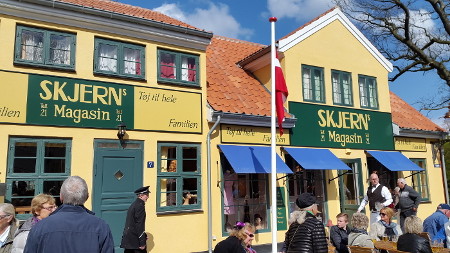 Skjerns Magasin i Korsbæk er en beretning om iværksætteri og start af virksomhed i Danmark.